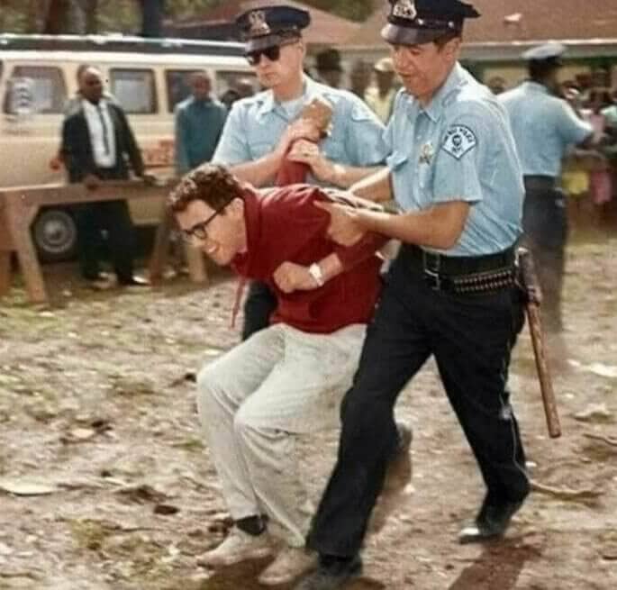 Rare And Captivating Historic Photos They Didn&#8217;t Show Us in Class