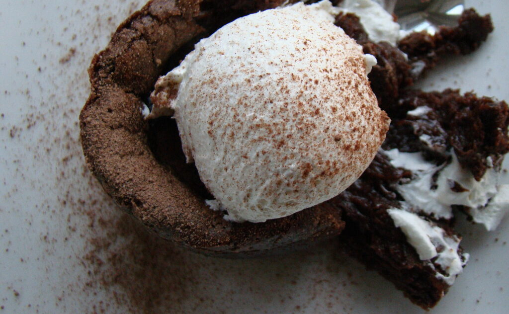 File:vegan Flourless Swiss Chocolate Molten Lava Cake (4865230786).jpg