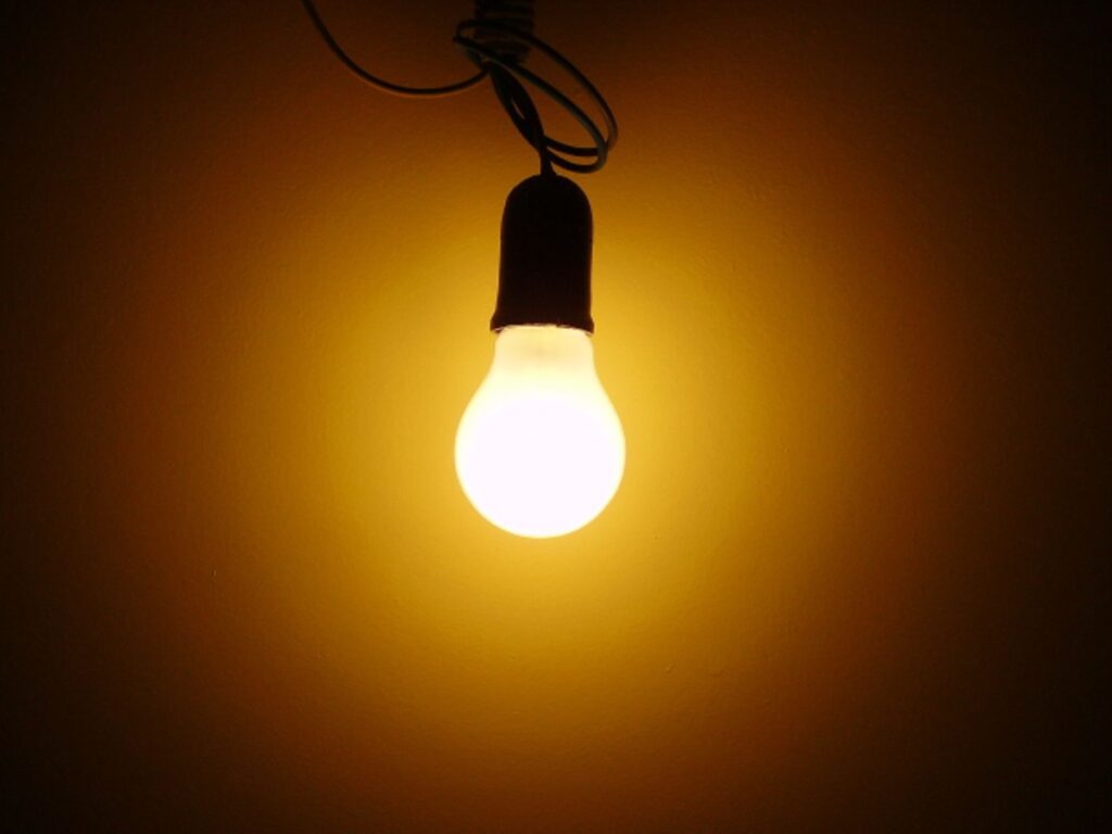 The Facts About Incandescent Light Bulbs