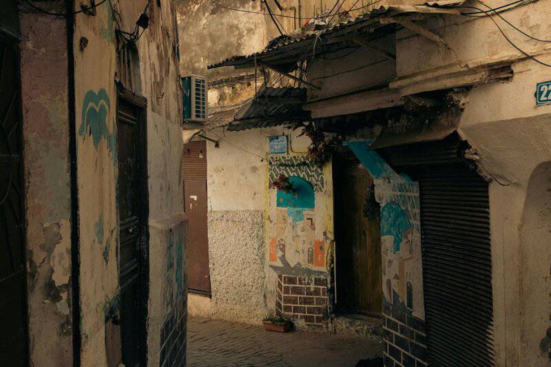 Exploring Beyond Tourist Hotspots