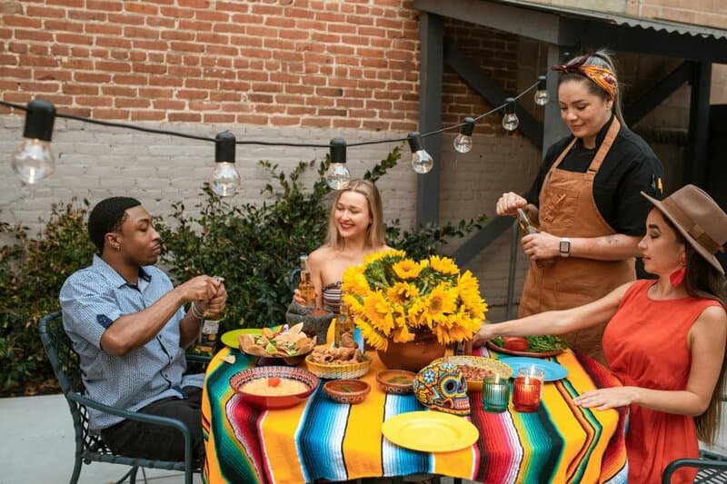 Outdoor Dining Setups